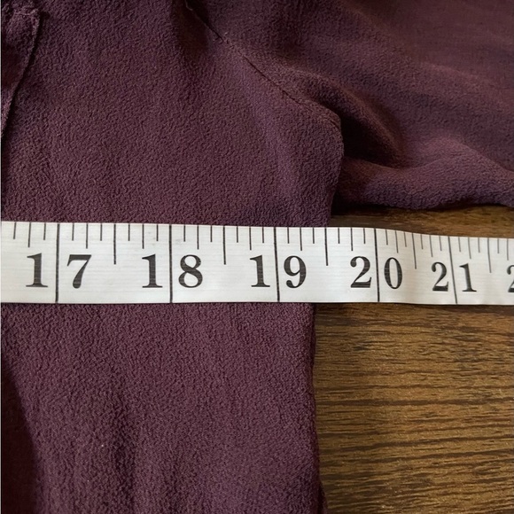 Aritzia Babaton Finley purple plum Silk semi-sheer pull over Blouse Shirt small - Picture 8 of 10